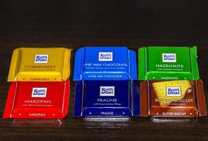 varna, bulgarien - november 14 2017. ritter sport mjölk choklad barer. ritter sport choklad bar foto