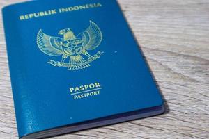indonesiska grön pass på en trä- tabell. foto