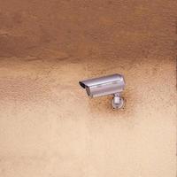 säkerhet kamera på de byggnad vägg foto