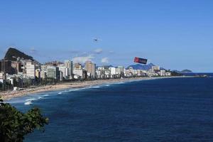 rio de Janeiro, rj, Brasilien, 2022 - se av leblon och ipanema stränder från två bröder klippa naturlig parkera foto