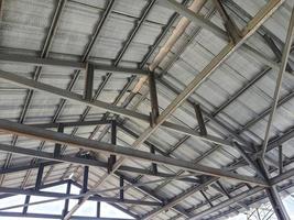 stål ram för en enkel tak. foto