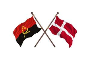 angola mot Danmark två Land flaggor foto