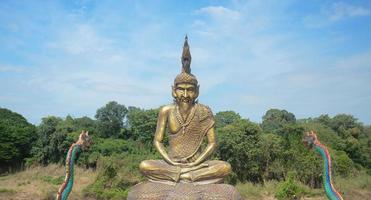 högvördig farfar eremit puchong nagarat. kaeng khoi tempel, Saraburi provins foto