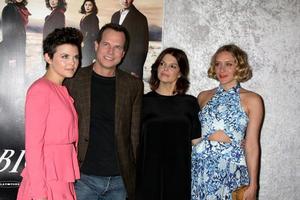 los angeles, jan 12 - ginnifer goodwin, räkningen Paxton, jeanne tripplehorn och chloe sevigny ankommer på de stor kärlek säsong 5 premiär på direktör s gille av Amerika på januari 12, 2010 i los angeles, ca foto