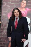 los angeles, apr 27 - konstig al yankovic anländer på de brudtärnor premiär på by teater på april 27, 2011 i Westwood, ca foto