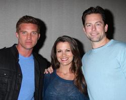 los angeles, aug 24 - Steve Burton, melissa claire egan, michael muhney på de ung och rastlös fläkt klubb middag på de universell sheraton hotell på augusti 24, 2013 i los angeles, ca foto