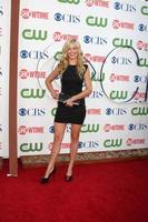 los angeles, aug 3 - beth behrs anländer på de cbs tca sommar 2011 Allt stjärna fest på robinson Maj parkering garage på augusti 3, 2011 i beverly kullar, ca foto