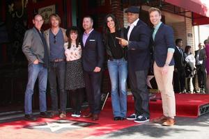 los angeles, mar 5 - Chris o donnell, miguel ferrer, eric kristen Olsen, renee felice smed, daniela ruah, ll Häftigt j, barrett foa på de Chris o donnell hollywood promenad av berömmelse stjärna ceremoni på de hollywood blvd på Mars 5, 2015 i los angeles, ca foto