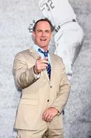 los angeles, apr 9 - christopher meloni ankommer på de 42 premiär på de kinesisk teater på april 9, 2013 i los angeles, ca foto