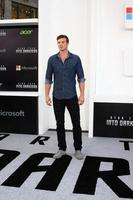 los angeles, Maj 14 - derek theler ankommer på de stjärna vandra in i mörker los angeles premiär på de dolby teater på Maj 14, 2013 i los angeles, ca foto