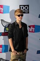 los angeles, aug 14 - Precis inkommet bieber anländer på de 2011 vh1 do något utmärkelser på hollywood palladium på augusti 14, 2011 i los angeles, ca foto