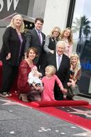 los angeles, dec 11 - don mischer, familj på de don mischer stjärna på de hollywood promenad av berömmelse på de hollywood boulevard på december 11, 2014 i los angeles, ca foto