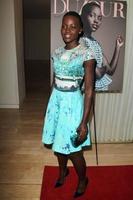 los angeles, jan 11 - lupita nyong o på de dujour tidskrift högsta betyg lupita nyong o på de mondrian las på januari 11, 2014 i los angeles, ca foto