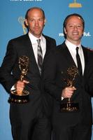 los angeles, aug 29 - anthony edwards, och gil bälg i de Tryck rum på de 2010 emmy utmärkelser på Nokia teater på la leva på augusti 29, 2010 i los angeles, ca foto