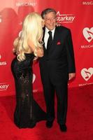 los angeles, feb 6 - lady gaggig, tony bennett på de musicares 2015 person av de år gala på en los angeles konvent Centrum på februari 6, 2015 i los angeles, ca foto