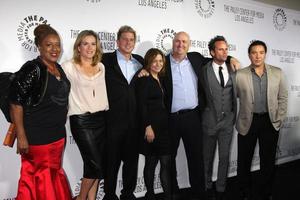 los angeles, okt 16 - skydda kasta, cch pundare, Catherine buckla, Kenny johnson, cathy ryan, shawn ryan, Walton goggins, benito martinez på de 2013 paley Centrum för media fördel gala på räv studior massa på oktober 16, 2013 i århundrade stad, ca foto