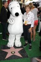 los angeles, nov 2 - snopet, jean schultz på de snoopy hollywood promenad av berömmelse ceremoni på de hollywood promenad av berömmelse på november 2, 2015 i los angeles, ca foto