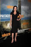 los angeles, jan 18 - marisa ramirez ankommer på de spartacus - hämnd undersökning av de starz serier säsong 3 premiär på bågljus teatrar på januari 18, 2012 i los angeles, ca foto