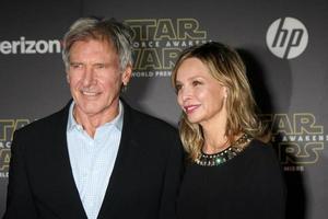 los angeles, dec 14 - harrison vadställe, calista flockhart på de stjärna krig - de tvinga vaknar värld premiär på de hollywood och högland på december 14, 2015 i los angeles, ca foto