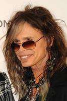 los angeles, feb 24 - steven tyler ankommer på de elton john AIDS fundament 21:e akademi utmärkelser visning fest på de väst hollywood parkera på februari 24, 2013 i väst hollywood, ca foto