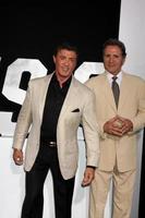 los angeles, aug 11 - sylvester stallone, frank stallone på de förbrukningsmaterial 3 premiär på tcl kinesisk teater på augusti 11, 2014 i los angeles, ca foto