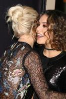 los angeles, sep 8 - julianne hoj, vanessa hudgens på de TV akademi reception för de nominerade för utestående gjutning på de montage hotell på september 8, 2016 i beverly kullar, ca foto