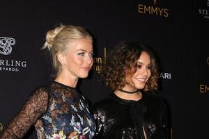 los angeles, sep 8 - julianne hoj, vanessa hudgens på de TV akademi reception för de nominerade för utestående gjutning på de montage hotell på september 8, 2016 i beverly kullar, ca foto