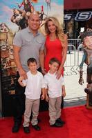 los angeles, sep 21 - tito ortiz, bärnsten mjölnare på de de boxtroll los angeles premiär på universell stad promenad på september 21, 2014 i los angeles, ca foto