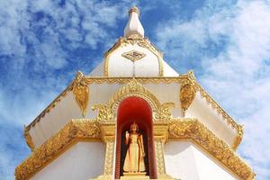 pha nam yoi tempel, roi et thailand, foto