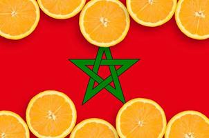 marocko flagga i citrus- frukt skivor horisontell ram foto