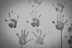 spöke handavtryck - hand avtryck på de vägg, de händer av bebis hand - skrämmande Skräck hand foto
