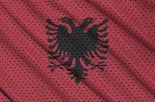 albania flagga tryckt på en polyester nylon- sportkläder maska tyg foto