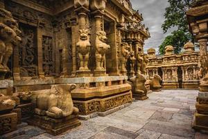 skön pallava arkitektur och exklusiv skulpturer på de kanchipuram kailasanathar tempel, äldsta hindu tempel i kanchipuram, tamil nadu - bäst arkeologisk webbplatser i söder Indien foto