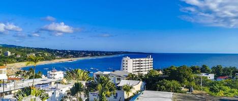 skön stad och marinmålning landskap panorama och se puerto escondido Mexiko. foto