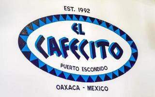 puerto escondido mexico oaxaca mexikansk 2022 blå vit tecken restaurang namn el cafecito puerto escondido Mexiko. foto