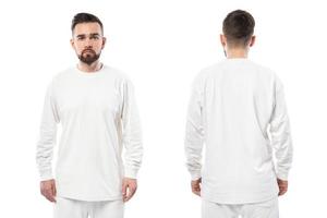 stilig man bär vit långärmad t-shirt med tömma Plats för design foto
