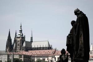 Prag, Tjeckien, 2020 - Guds kyrkans kyrka före tyn under dagen foto