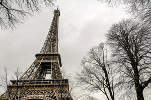 eiffel torn och himmel foto