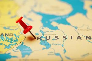 flerfärgad knappar ange de plats och koordinater av de destination på de Karta av de Land av de ryska federation foto