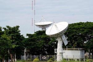 theos satellit tar emot och kontrollera station, thailands först resurs observation satellit. mjuk och selektiv fokus. foto