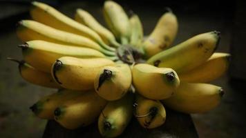 färsk guld bananer foto