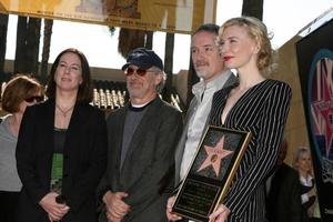 kathleen Kennedy, steven Speilberg, David fincher, och cate blanchett på cate blanchett s stjärna ceremoni på de hollywood promenad av berömmelse i los angeles,, ca december 5, 2008 foto