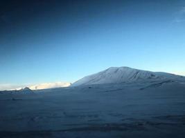 en se av island i de vinter- foto