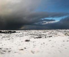 en se av island i de vinter- foto