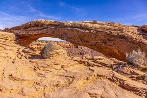 se på mesa båge i canyon nationell parkera i utah i vinter- foto