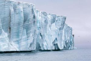 glaciär i de hav i de arktisk på nordaustlandet foto