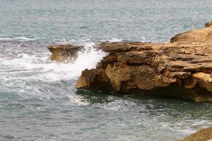 Medelhavets kust i norra Israel. foto