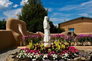 san francisco de asis missionskyrka i nya mexico foto