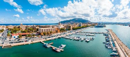 antenn panorama- se av trapani hamn, Sicilien, Italien. foto