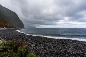 2022 08 16 madeira hav kusten 2022 08 16 madeira orange byggnad foto